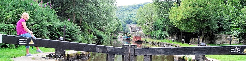 Boating holidays to Todmorden and Brighouse
